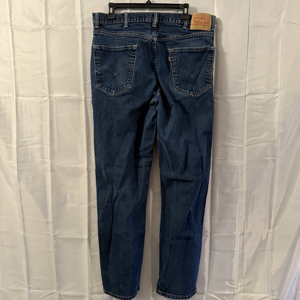 Levis 550 Jeans Mens 38x34 (fits 36x32.5) Blue Denim Pants - Picture 2 of 8